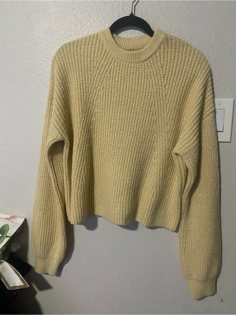 bp Cropped Chunky Crewneck Sweater in Pale Yellow